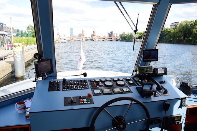 Berlin Capital 4-Course Sunset Dinner Cruise Including Drinks - Price and value: what you really get for about $150