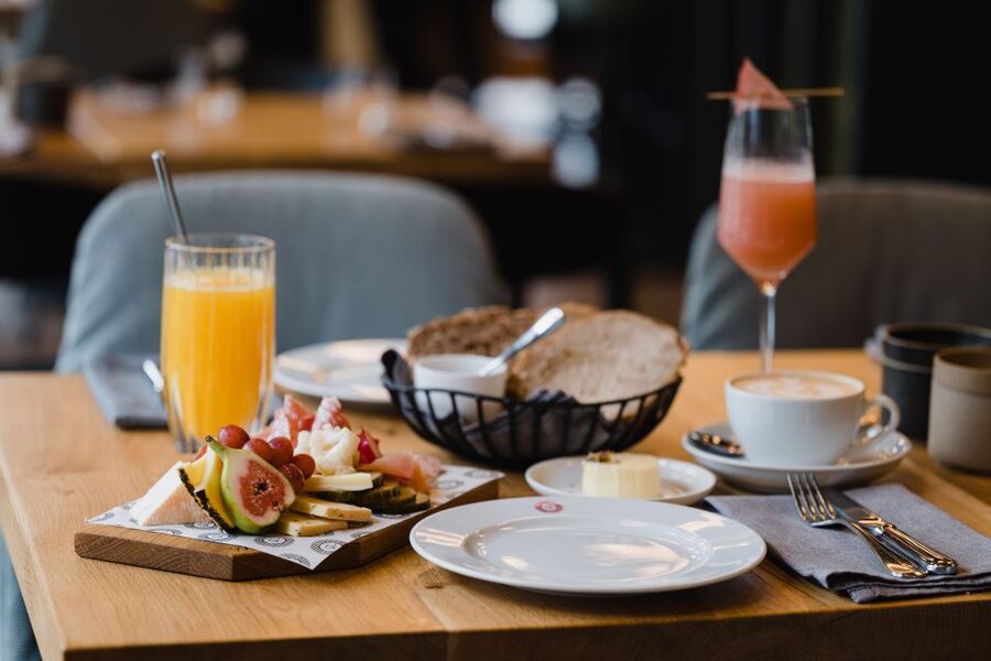 Berlin: Champagne Fine Dining Breakfast in Kreuzberg - Best Parts at a Glance