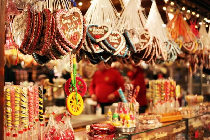 Berlin Christmas Markets Tour - What the guide brings: fun facts, strong energy, and real tips