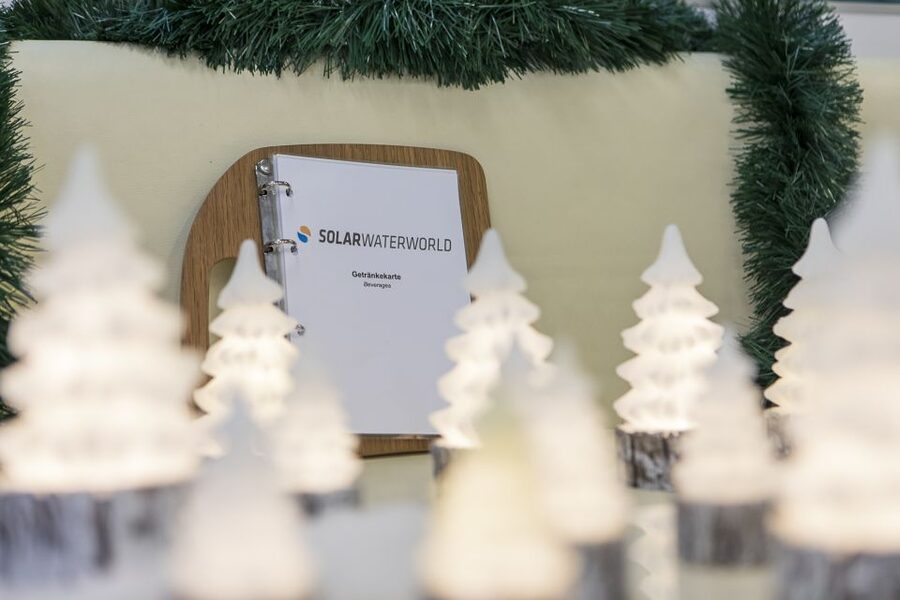 Berlin: Christmas Sightseeing Boat Tour - The only stop: Märkisches Ufer by Jannowitz Bridge