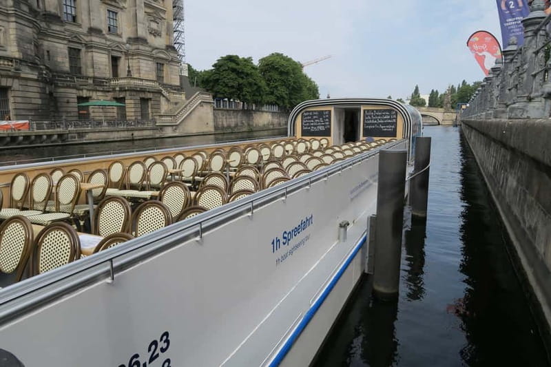 Berlin: City Boat Tour with Live Commentary - Getting the most from the live guide, and avoiding common problems