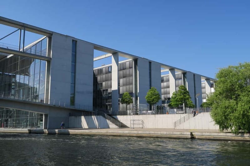 Berlin: City Boat Tour with Live Commentary - FAQ