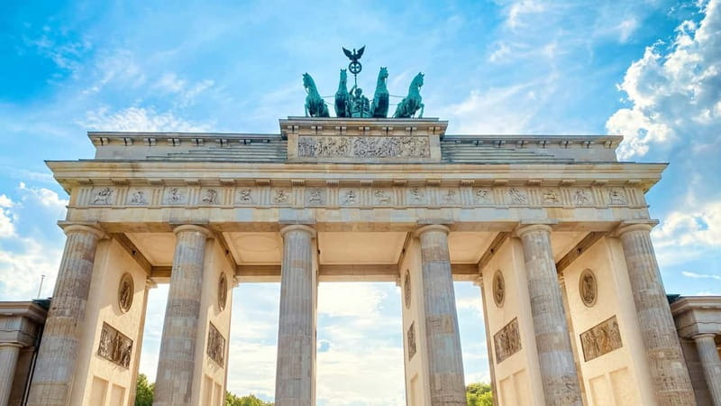 Berlin: City tour - Best of Berlin - The Brandenburg Gate photo stop, Berlin’s most photographed pivot point