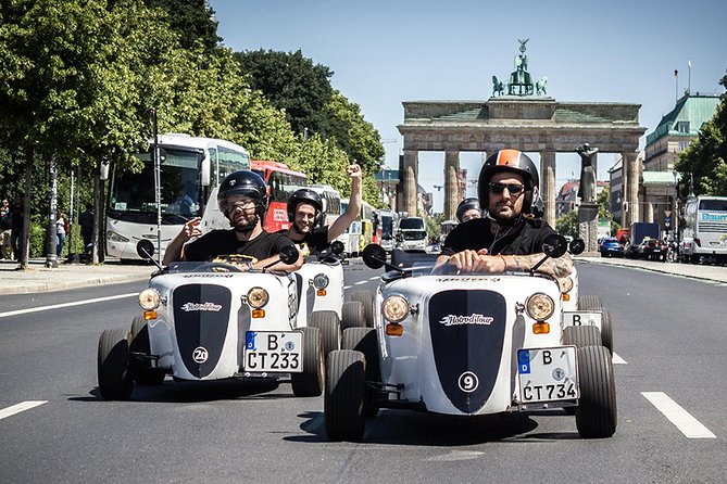 Berlin City Tour in a Mini Hotrod - Getting There at Revaler Str. 99 and the 20-Minute Reality