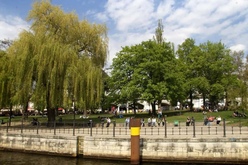 Berlin Combo Package: City Tour & Spree Boat Tour - Small details that can make or break the day