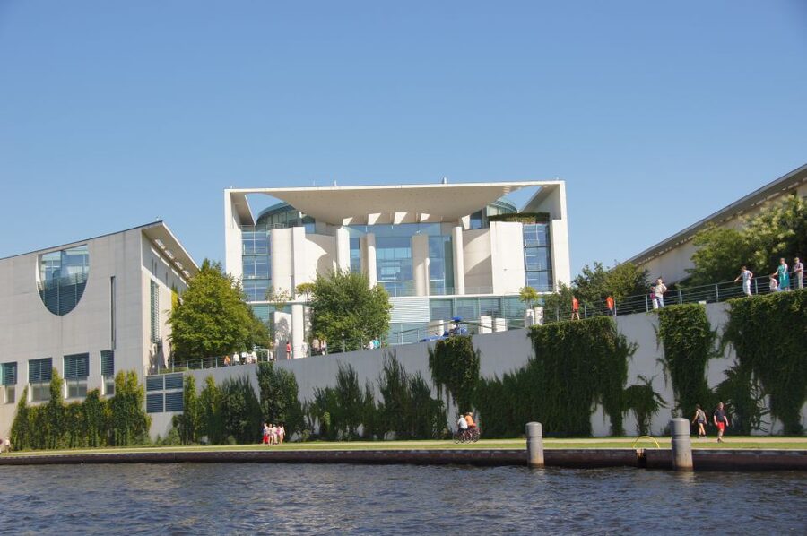 Berlin: Dinner Cruise on the Spree with Prosecco - Key moments to know before you go