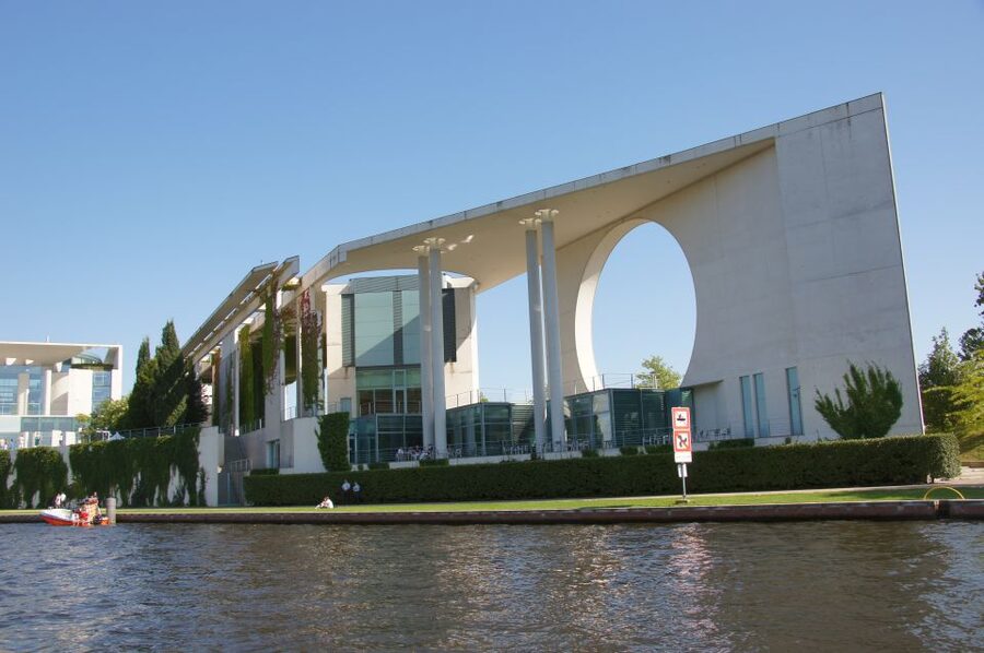 Berlin: Dinner Cruise on the Spree with Prosecco - The route and what you’ll actually see along the Spree
