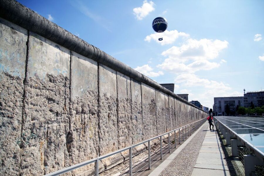 Berlin: Discover Berlin Walking Tour - Where Hitler took his life: the last act, centered on place