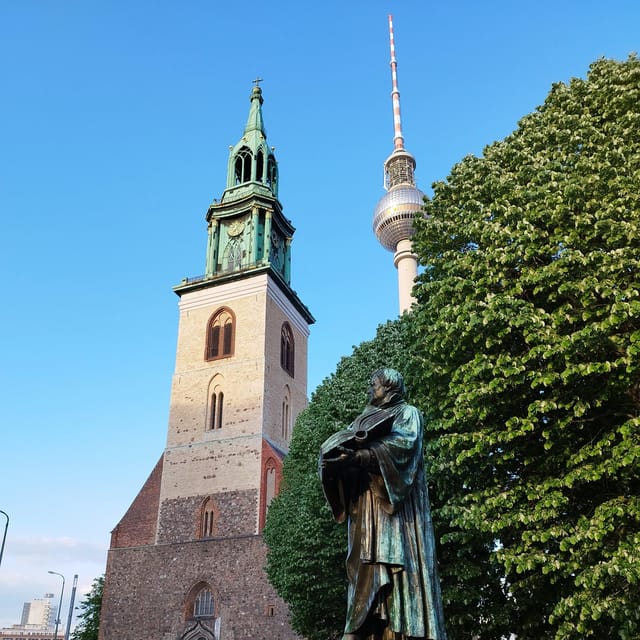 Berlin (E)Bike Tour Historical Highlights in Small groups - Checkpoint Charlie and Hitler’s bunker area: Cold War to the edge of discomfort