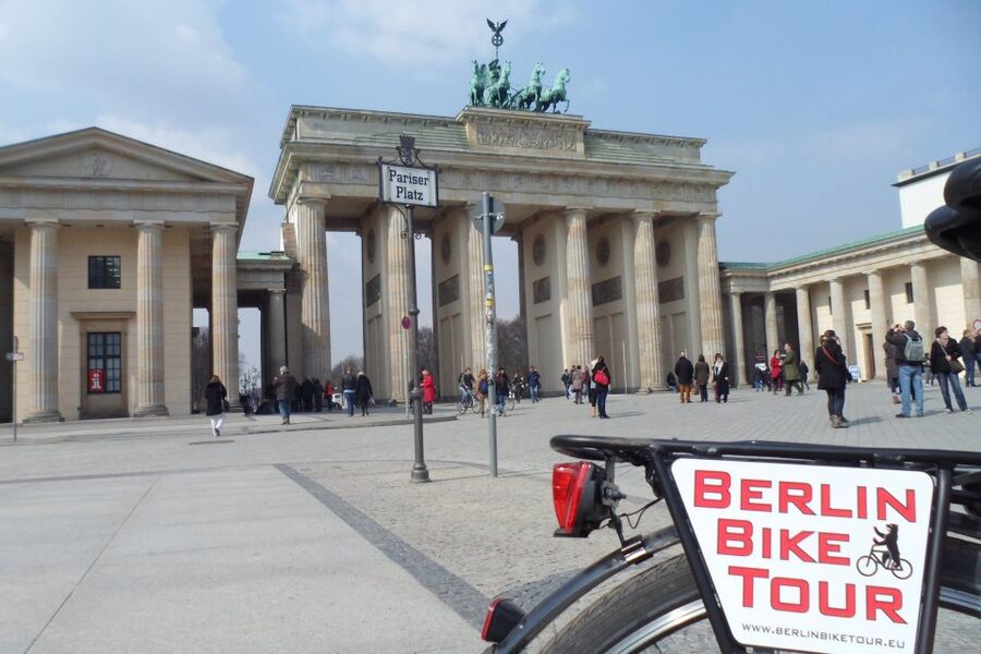 Berlin: E-Bike Tour of the Berlin Wall and Mitte Highlights - E-bike comfort, pace, and what you should bring