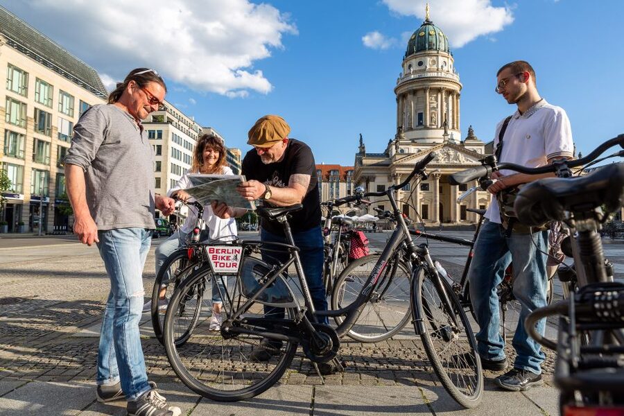 Berlin: E-Bike Tour of the Berlin Wall and Mitte Highlights - Meet at Bornholmer Strasse, then go straight to the Nov 9, 1989 moment