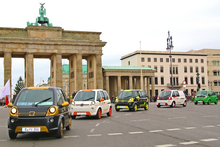 Berlin: E-Trabi City Tour - The Convoy Plan and How the Driving Actually Works