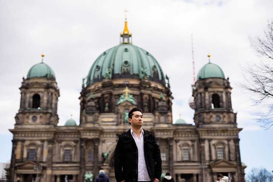 Berlin: Early Morning Private Photoshoot to avoid the Crowd - The Brandenburg Gate and Reichstag option, with a short metro ride