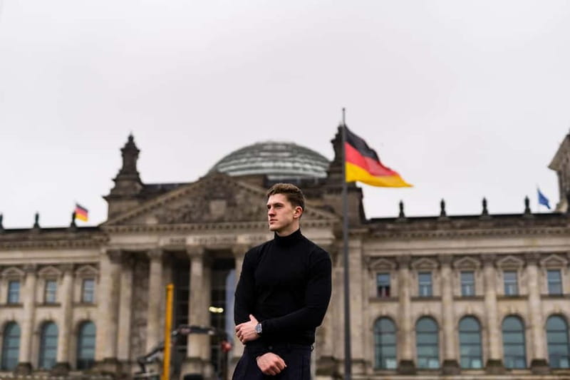 Berlin: Early Morning Private Photoshoot to avoid the Crowd - What you get after the walk: edited photos in 48 hours