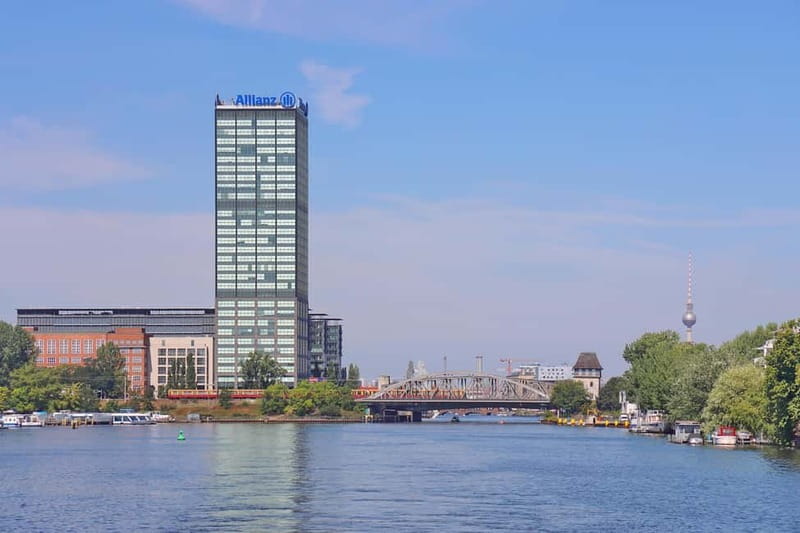 Berlin: East Side Gallery Spree Cruise in a Solar Catamaran - Price and value: why $28 can be a smart buy