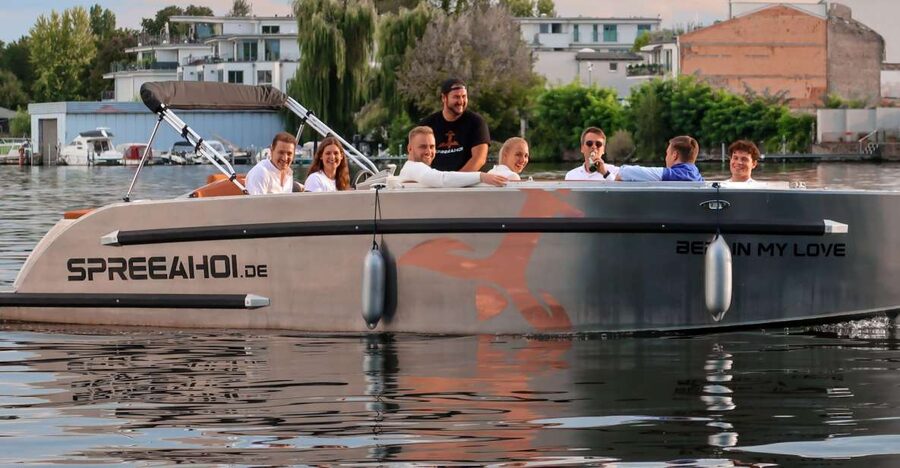 Berlin: Electric Boat Rental for self-driving 2 hrs - Key highlights worth your attention
