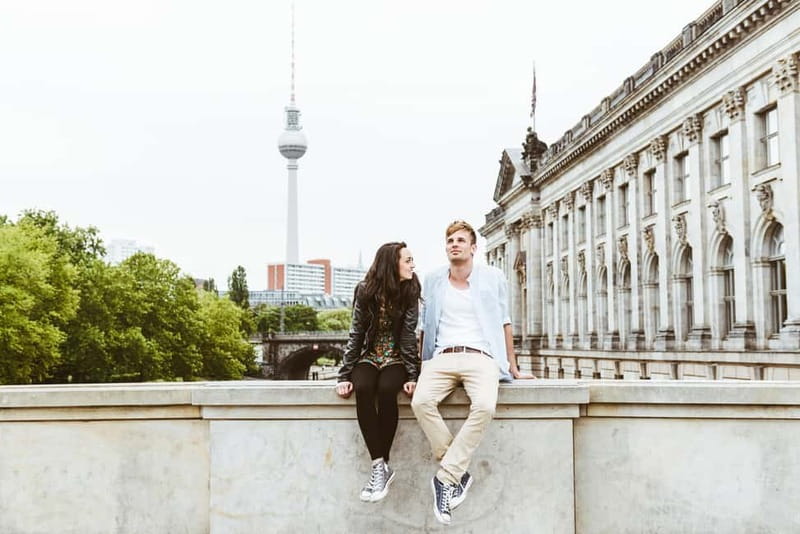 Berlin Essentials: Private Photoshoot at Berlin's top sites - Getting real poses and angles, without feeling on display