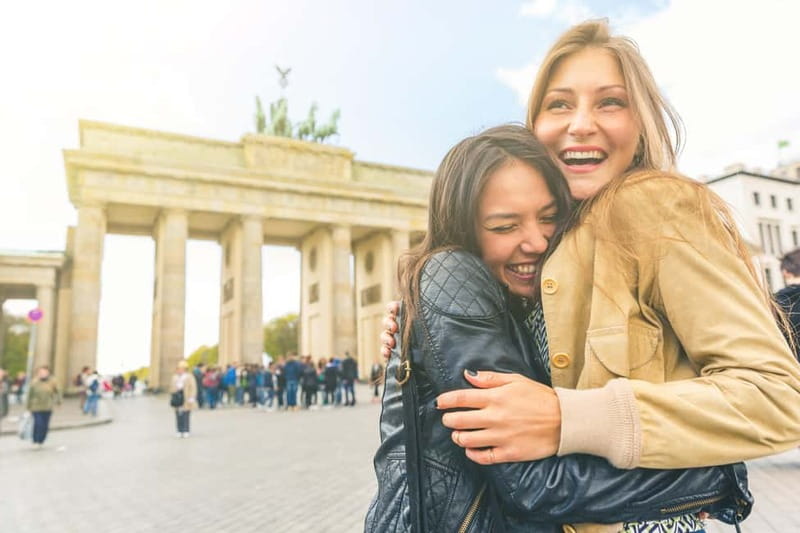 Berlin Essentials: Private Photoshoot at Berlin's top sites - Seeing Berlin through photo choices, plus history talk as you walk