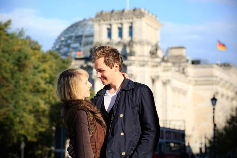 Berlin Essentials: Private Photoshoot at Berlin's top sites - The 48-hour photo delivery and your online gallery experience