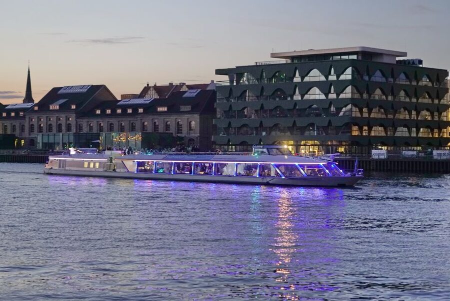 Berlin: Evening City Sightseeing Cruise - Berlin Cathedral and Museum Island: when “seeing from the water” pays off