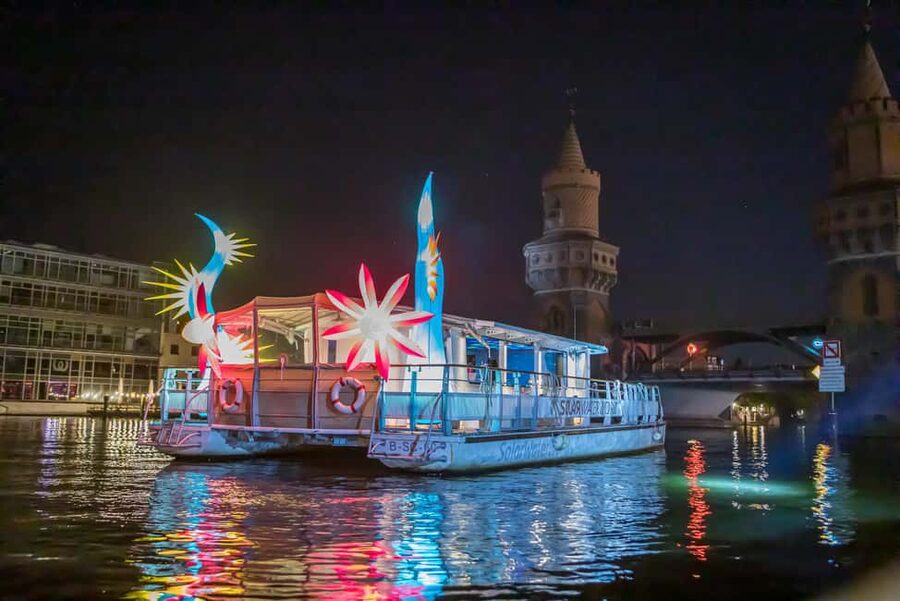 Berlin: Evening city tour with specially illuminated boats - Key things I’d focus on before you go