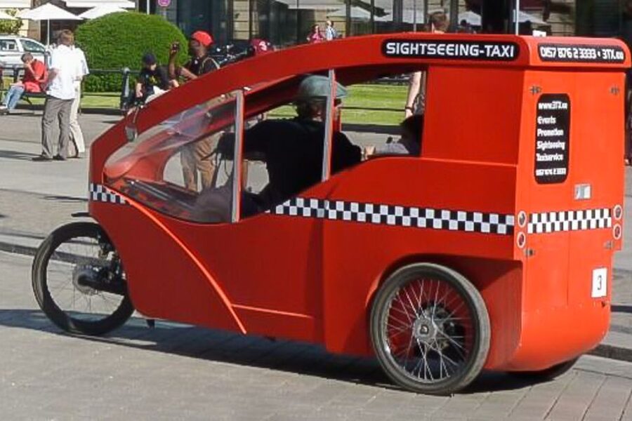 Berlin Express: Private 1-Hour E-Rickshaw Ride - Photo stops that feel intentional, not random