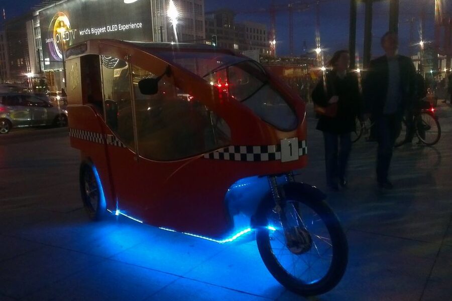 Berlin Express: Private 1-Hour E-Rickshaw Ride - Price and value for a 1-hour private guided ride