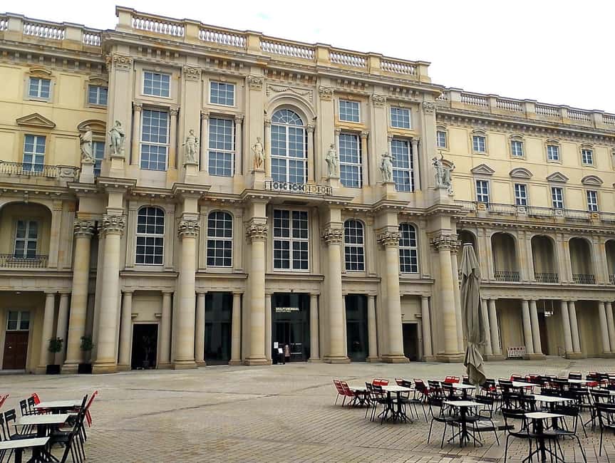 Berlin: From East to West & Wall Tour by Bike with a Guide - Mitte highlights in motion: Alte Münze, Nikolaiviertel, and Berlin Palace views