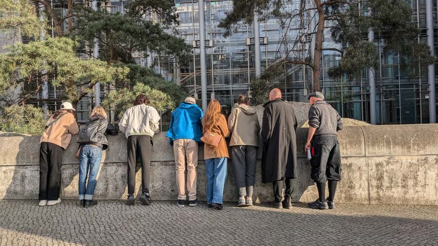 Berlin: Government District around the Reichstag Guided Tour - Key highlights worth planning around