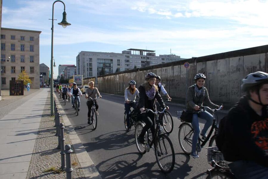 Berlin: Guided Bike Tour of The Wall and Third Reich - Following the Wall Outline: Photo Comparisons and What Changed