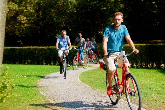 Berlin: Guided Bike Tour to Explore the Highlights - Spreebogenpark to Hauptbahnhof: seeing scale without a long detour