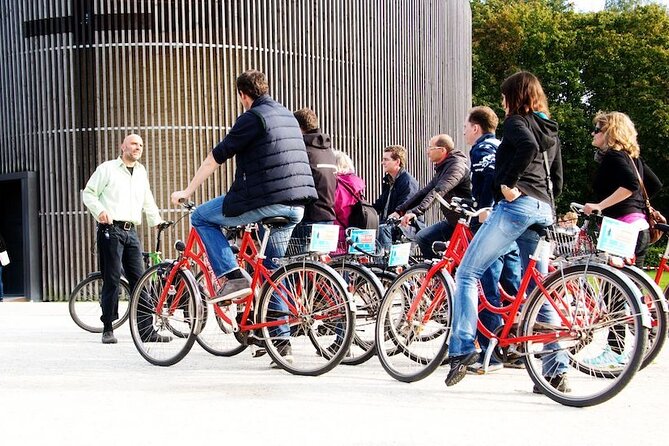 Berlin: Guided Bike Tour to Explore the Highlights - TV Tower stop and the first photo pause