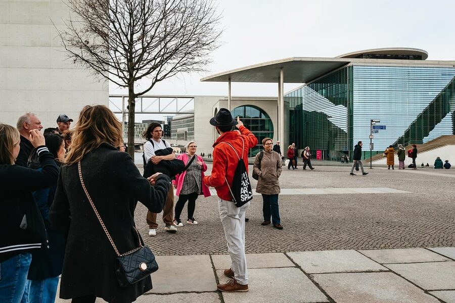 Berlin: Guided Walking Tour around the Reichstag - Why this Reichstag area works better on foot