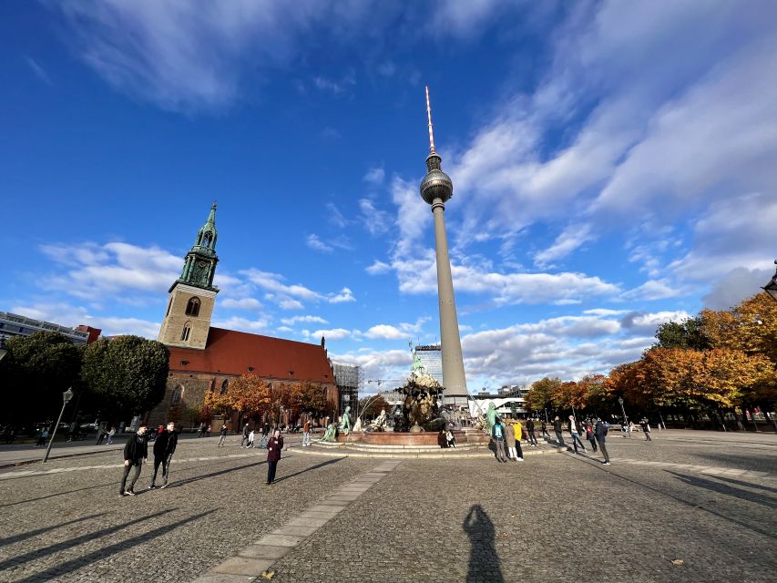 Berlin: Guided Walking Tour in English - Meeting at Rotes Rathaus: Where You Start Seeing the Center