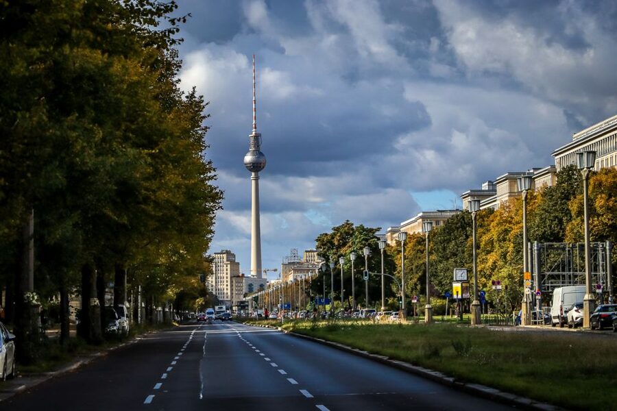 Berlin: Guided Walking Tour in English - Museum Island: The Open-Space Break That Becomes a Viewpoint
