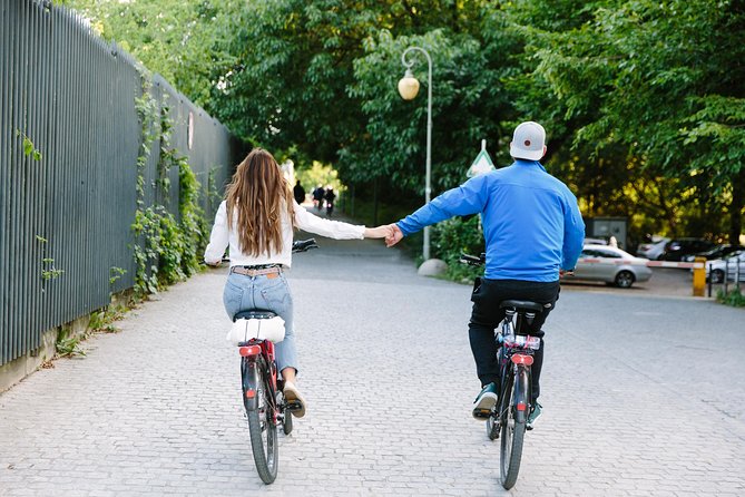 Berlin Highlights: 3-Hour Bike Tour - Getting Started at Alexanderplatz and Rolling on a City-Cruiser Bike