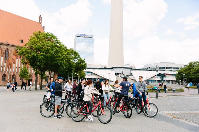 Berlin Highlights: 3-Hour Bike Tour - Brandenburg Gate and Museum Island: Big Views, Clear Connections