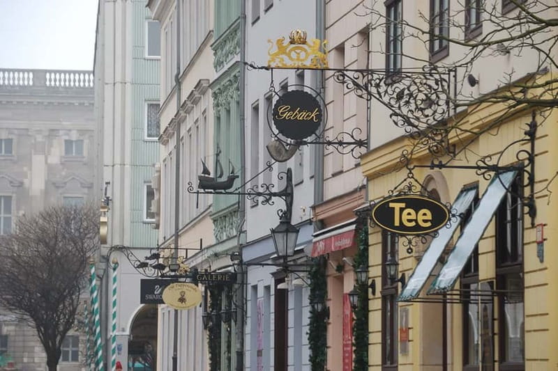 Berlin: Historic Center Walking Tour with a Real Berliner - Museum Island and the Spree: learn the landmarks, not just the photos