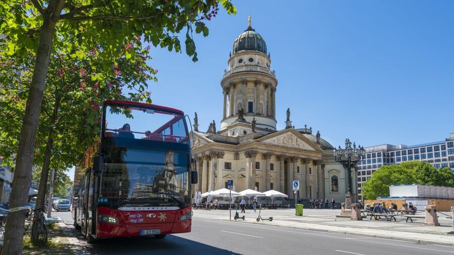 Berlin: Hop-On Hop-Off Bus and Icebar Ticket Combo - Icebar Berlin, what to expect from warm lounge to negative 10 C