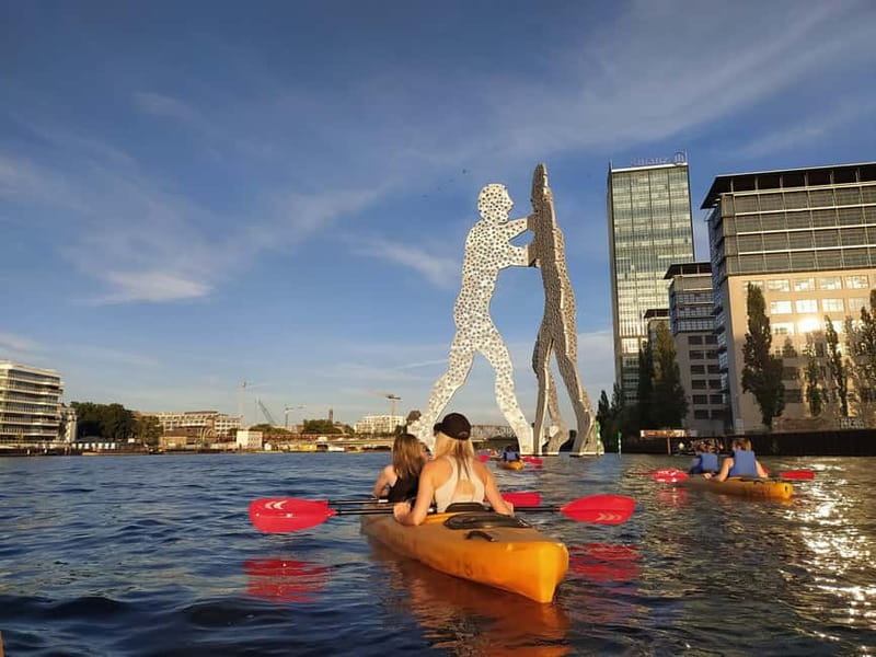Berlin: Kayaking Tour East - Kreuzberg and Spree river - What’s included, what the guides do, and what you should bring