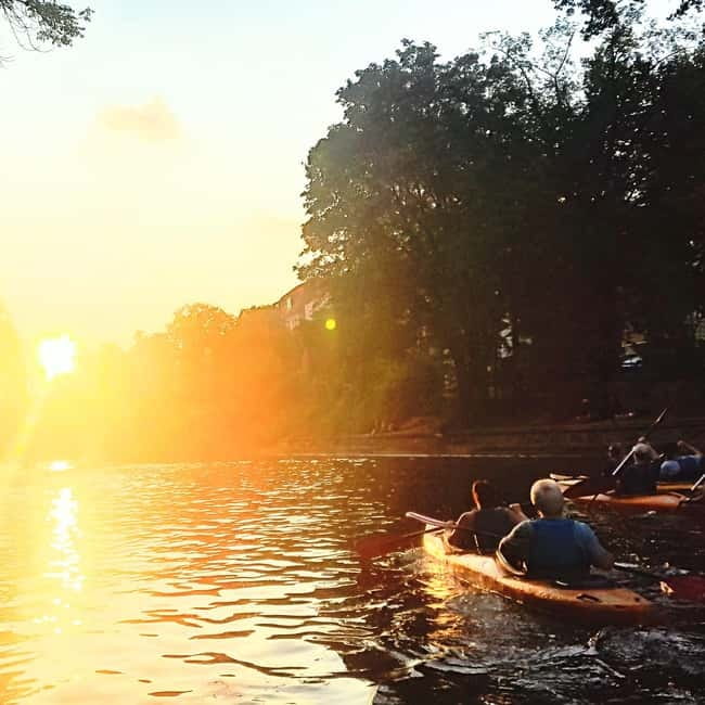 Berlin: Kayaking Tour Kreuzberg - Sunset on Landwehr Canal - Comfort Tips for a 2-Hour Evening Ride