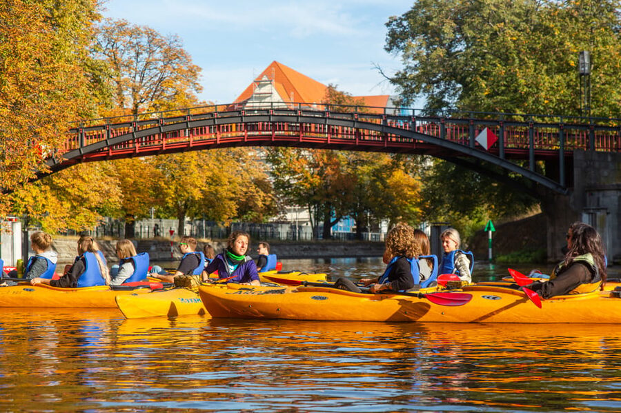 Berlin: Kayaking Tour West - one-way tour - Moving into Spree-side scenery, Potsdamer Platz to the Ministry of Defence area