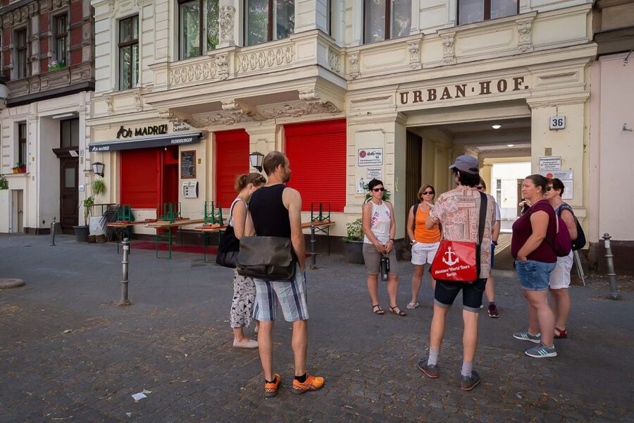 Berlin: Kreuzberg Guided Walking Evening Tour - Kreuzberg after dark, Kotti to SO36: why the 2-hour format works