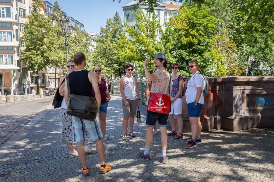 Berlin: Kreuzberg Guided Walking Evening Tour - Start at the right place: Kottbusser Tor, Oranienstraße, and “getting” Kreuzberg