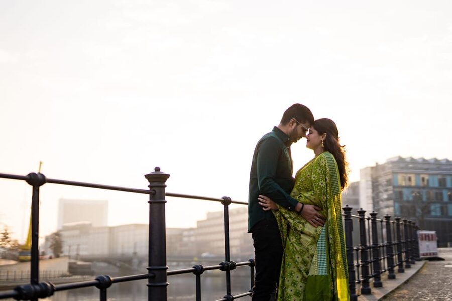 Berlin Love Story: Surprise Proposal Photography Session - How the 1-hour session typically flows (and why it matters)