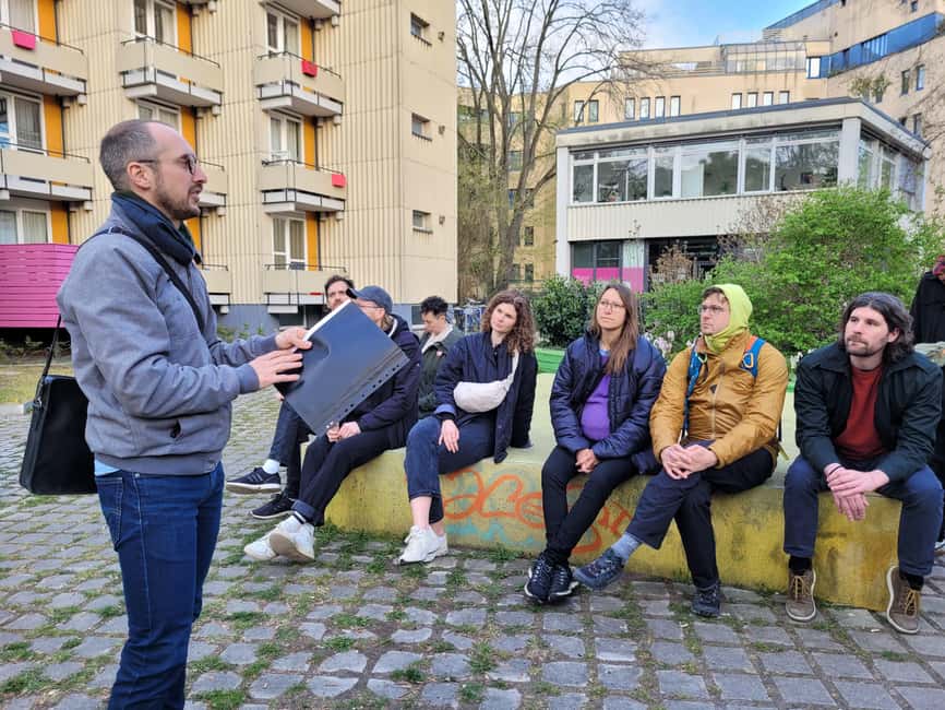 Berlin: Modernist Architecture Tour in the Hansaviertel - Meeting Point at Berlin-Tiergarten S-Bahn: Start by Biergartenquelle