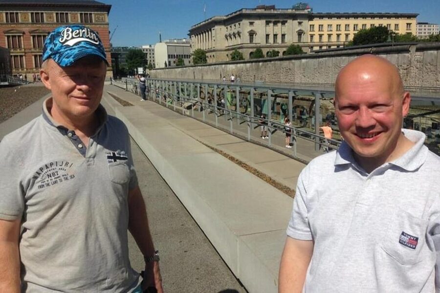 Berlin : Must-see attractions Walking Tour - Walking plus public transport: why the route feels efficient