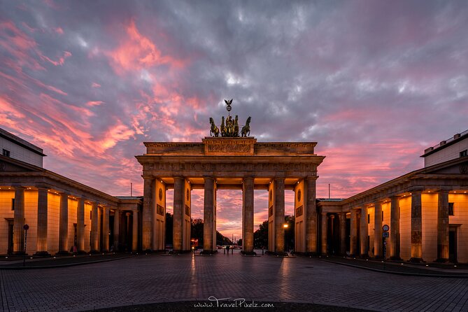 BERLIN PHOTO TOUR with a professional Photographer from Berlin - The Route: Brandenburg Gate, Reichstag Area, and Potsdamer Platz in a Photo-First Loop