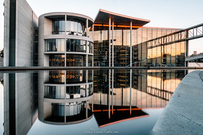BERLIN PHOTO TOUR with a professional Photographer from Berlin - Blue Hour Tips: How Twilight Changes Your Photos in Berlin