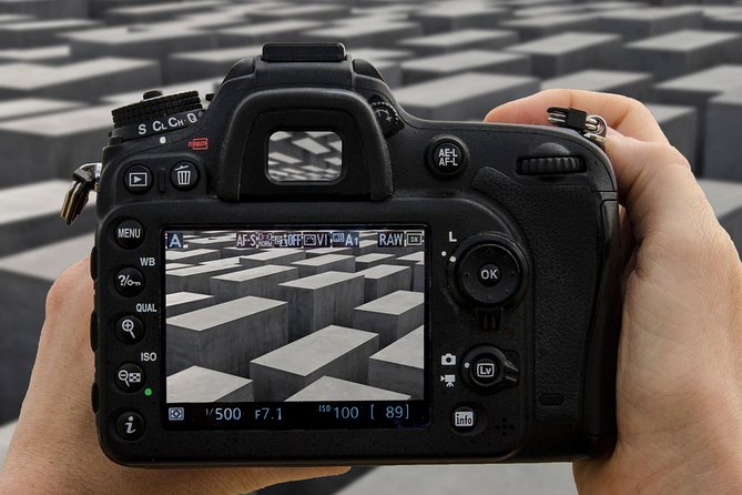 Berlin Photography Masterclass - Private Photography Lesson - Reichstag Photo Stop: Training Your Eye on Lines and Lighting